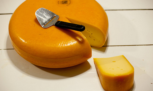 7-most-popular-kinds-of-cheese-gouda-che