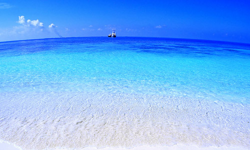 7. The Beaches of Maldives - Mag For Women